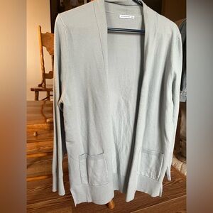 Lightweight cardigan sweater with pockets